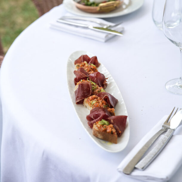 Entrée fraîche préparée avec des produits de saison