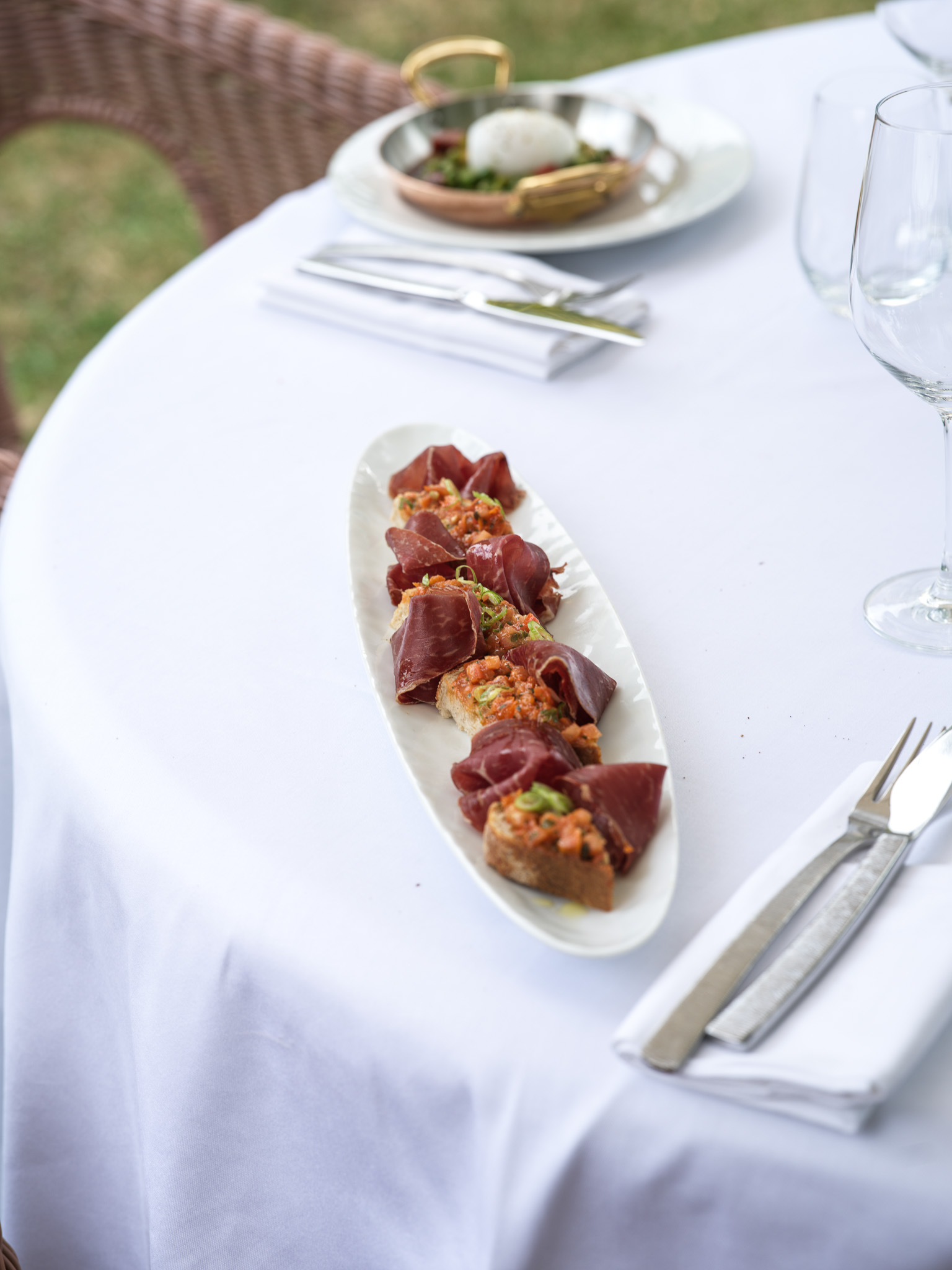 Entrée fraîche préparée avec des produits de saison