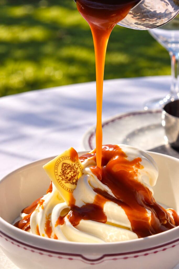 Un dessert nappé de caramel